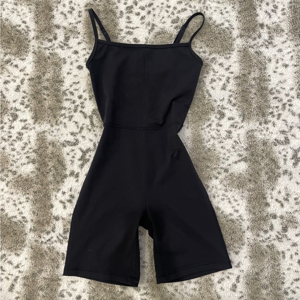 Aritzia Wilfred Free onesie
